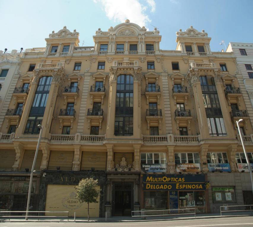 Hostal La Selecta Madrid Exteriör bild